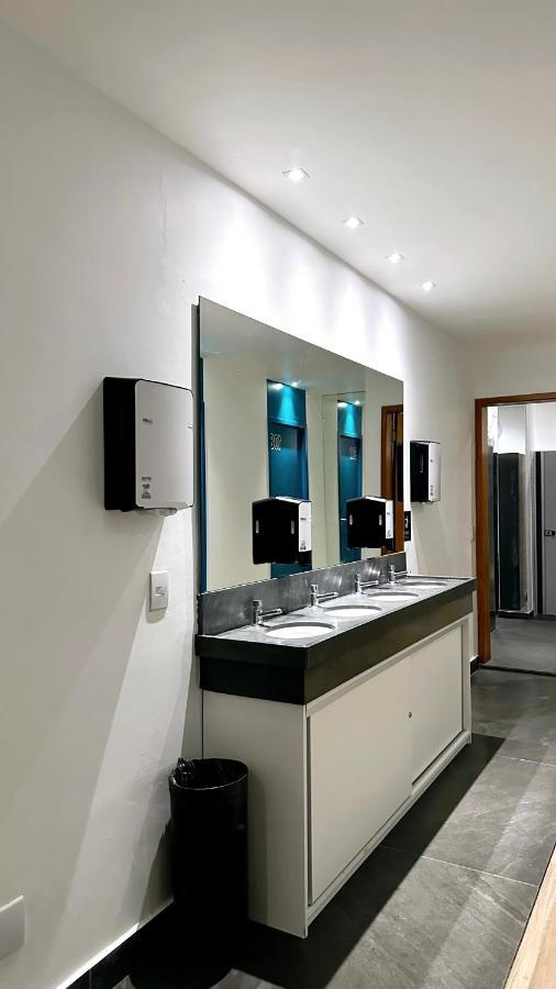 Capsula Hotel Sao Paulo - Paulista Bagian luar foto